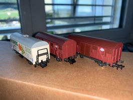 3 diverse Güterwagen