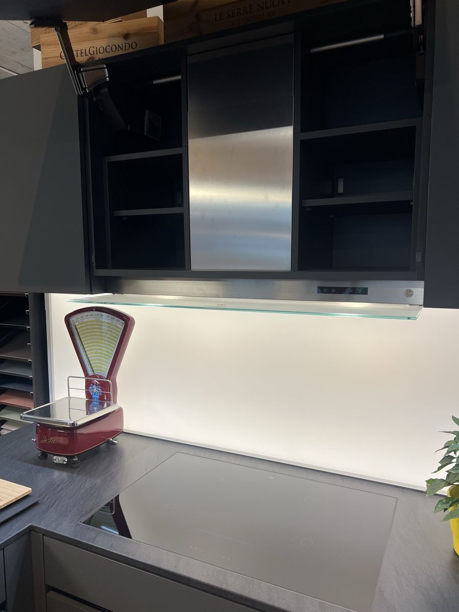 Komplettküchen: Cuisine complète avec appareils électroménagers – Neu (gemäss Beschreibung) aus Villars-Ste-Croix von Maaaat 5