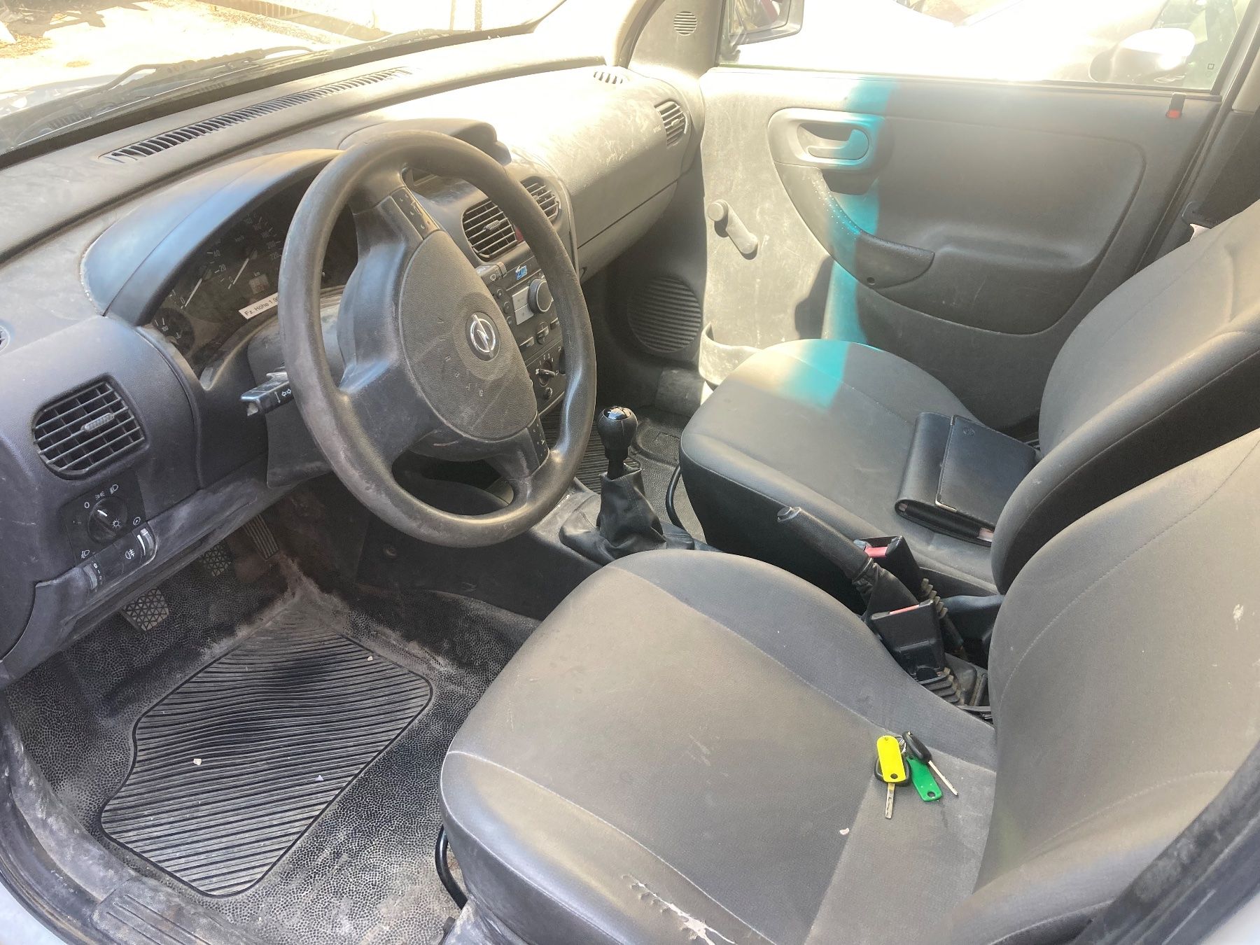 Opel Autos: OPEL Combo Defekt – Defekt aus Messen von Auktion-85 1