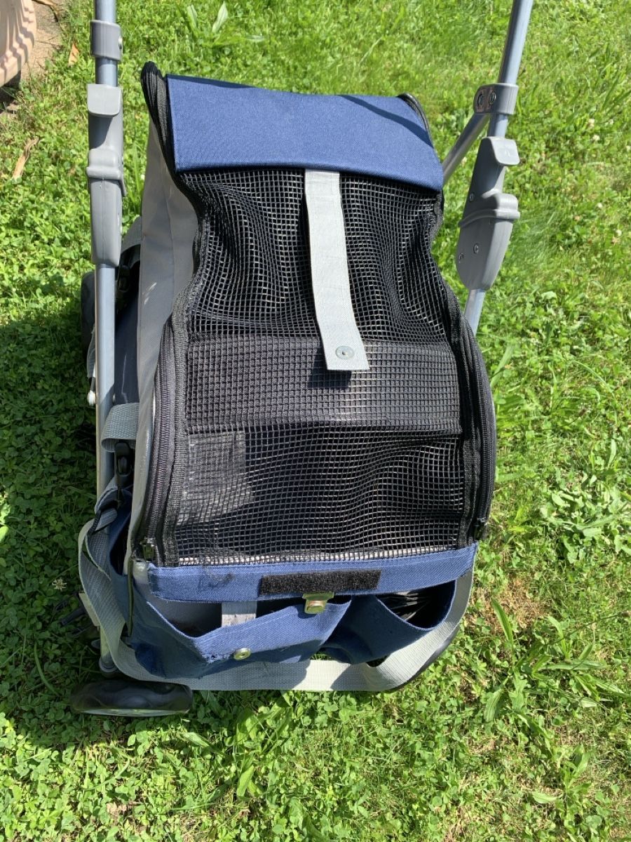 Niches, paniers: Katzen- / Hunde Buggy - Airline tauglich – D'occasion à Waltenschwil par Hendi 2