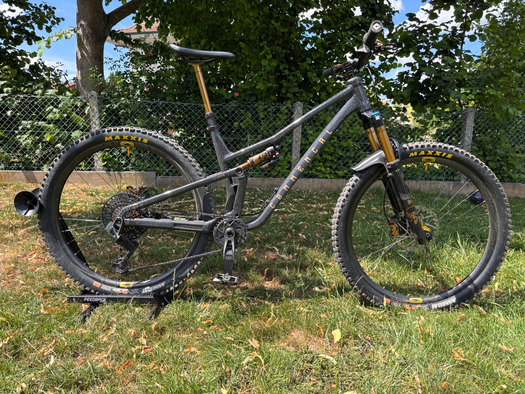 Commencal Velos: COMMENCAL T.E.M.P.O. T-TYPE CRACKLED BLACK 2024 – Gebraucht aus Wichtrach von SAMeyer00