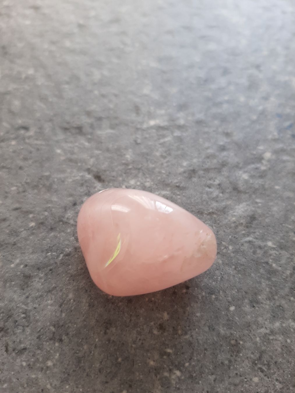 Minerali & Pietre curative: Rosenquarz Stein (18g) – Usato da Wittenbach venduto da lukelu 2
