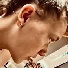 Profile image of lou_qrh8