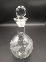 Karaffe aus Glas mit Schliff gebraucht