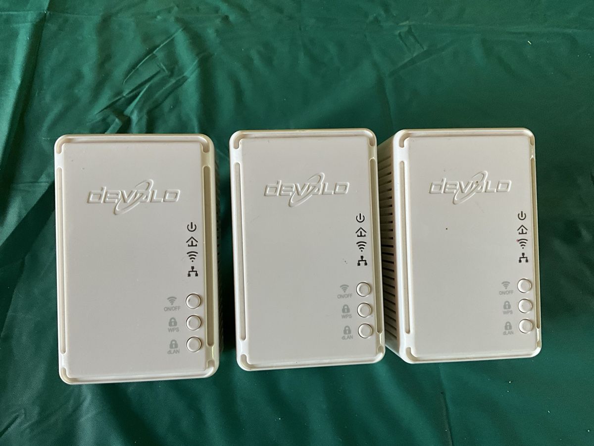 Devolo Wlan: 3x devolo dLAN 200 AV Wireless N Powerline WLAN – Gebraucht aus Berneck von deepdriller 1