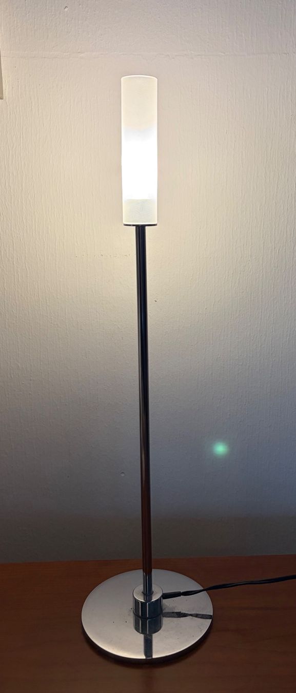 Lampade: Tischlampe, Chrom mit Milchglas – Usato da Luzern venduto da Lampion