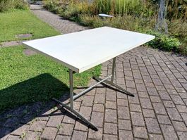 Gartentisch 70er Jahre weiss gestrichen
