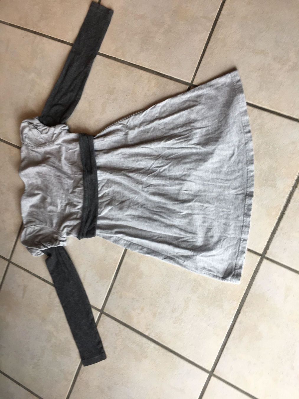 C&A Vestiti & Gonne: Super Röckli 140 hellgrau fein stoff – Usato da Orpund venduto da Mary8972 5