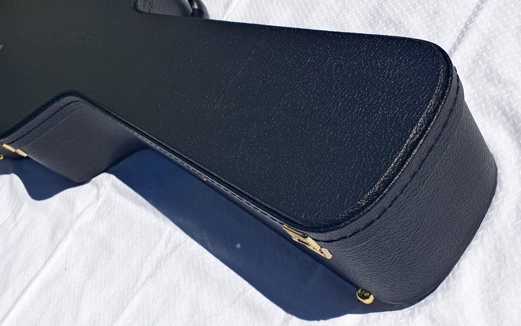 Gibson Musikinstrumente: Gibson Case Dreadnought Plüsch SCHWARZ Gitarrenkoffer – Gebraucht aus Basel von x-hobby 3