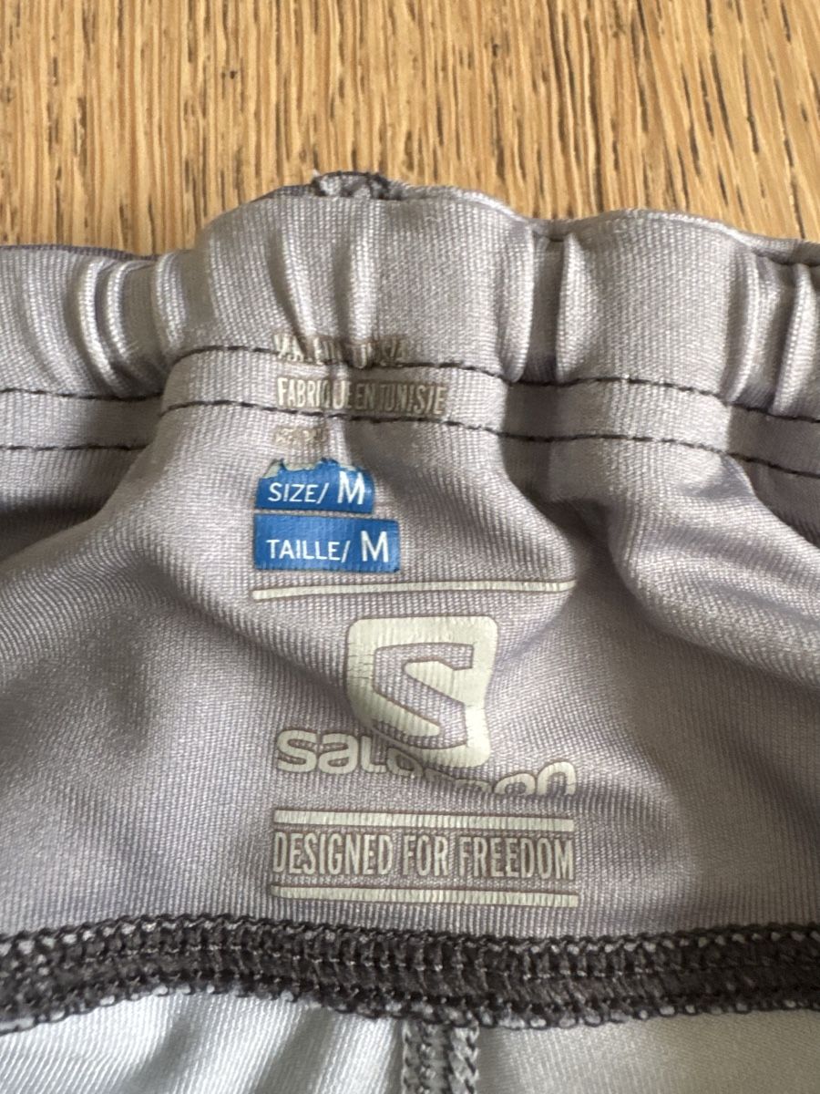 Salomon Leggings: SALOMON DESIGNED FOR FREEDOM ATHLETIC PANTS – Usato da Bertschikon Gossau venduto da CarmenSir 1