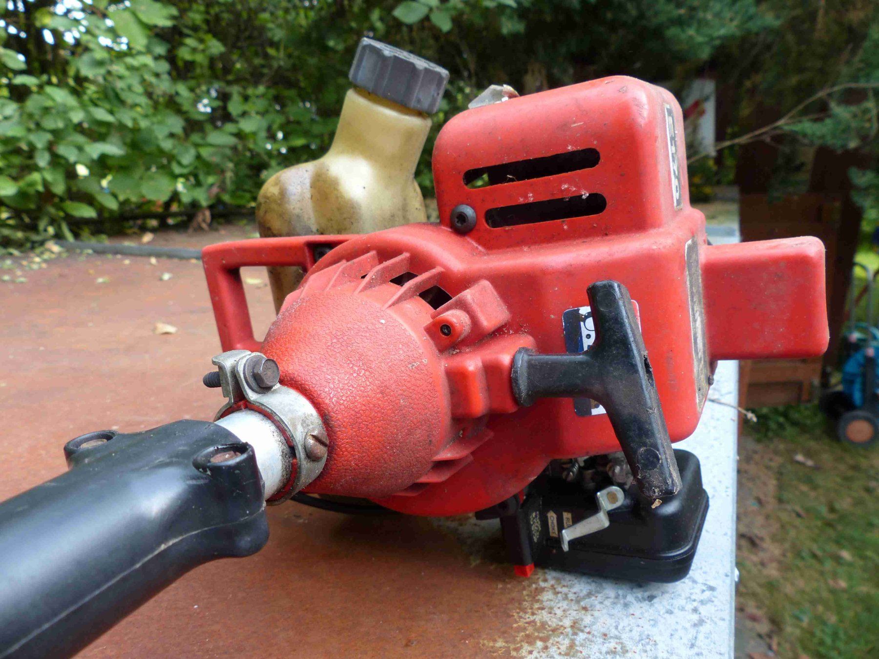 Tutte le macchine: Rasentrimmer mit Benzinmotor – Difettoso da Jona venduto da Cinnestig 1