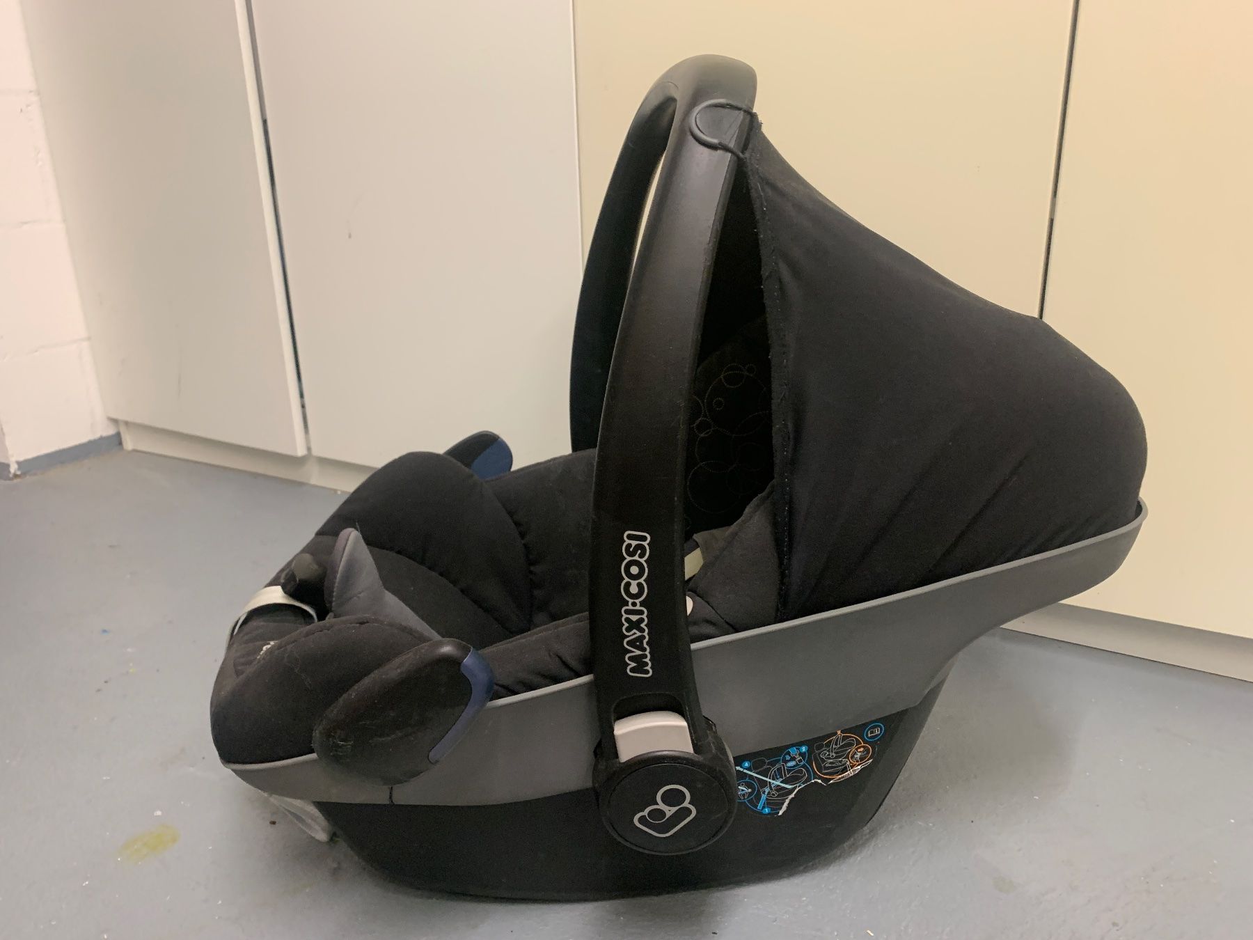 Auto-Kindersitze: Maxi-Cosi Autositz Babyschale Pebble – Gebraucht aus Wildegg von Elefant42