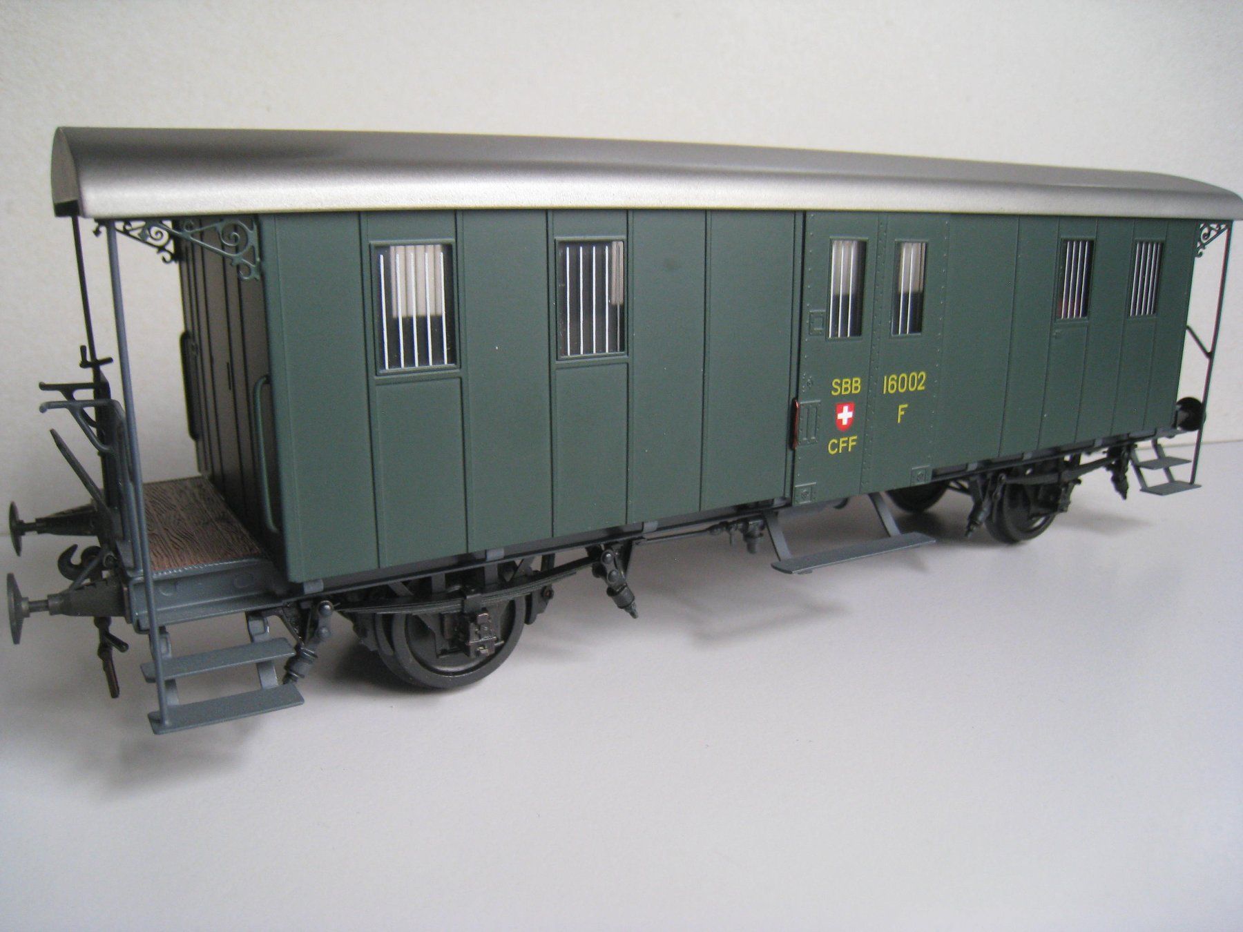 Hermann Modellini di ferrovie: Hermann, F2 16002 SBB Gepäckwagen – Usato da Buchs ZH venduto da swiss-train 3