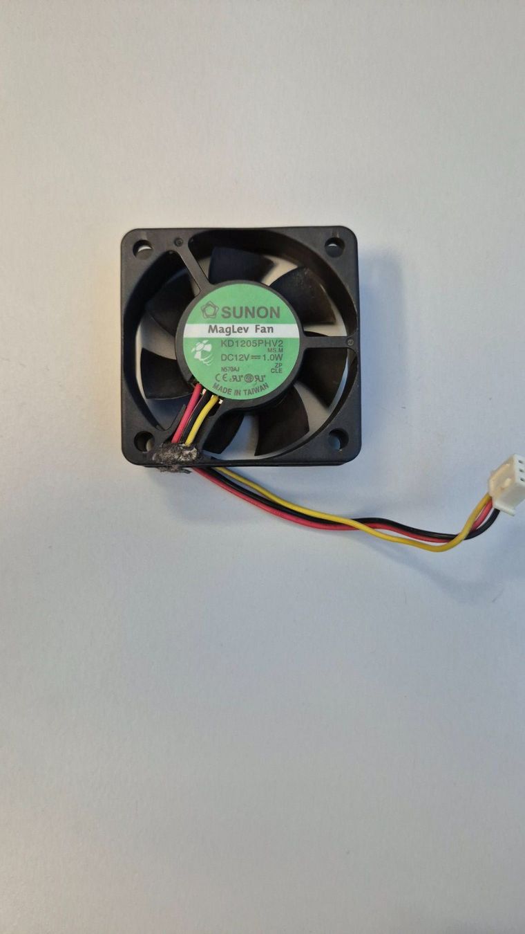 Componenti elettronici: 2x Sunon DC 12V Fan 1.0W – Usato da Büron venduto da Restposte 1