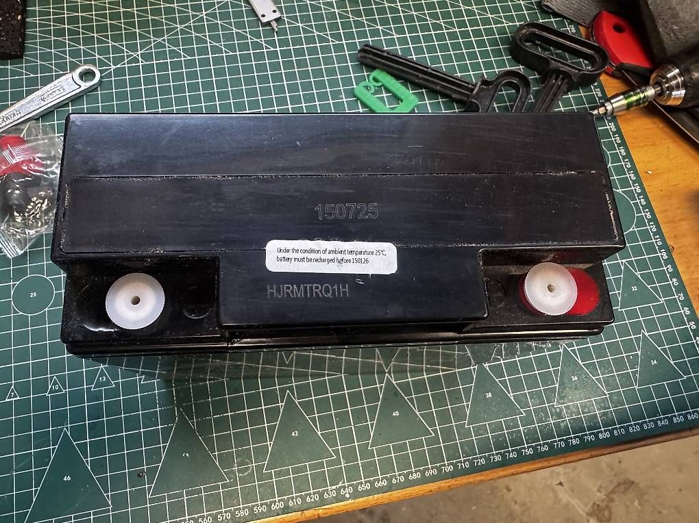 Accus & piles: Batterie 12v 22Ah – D'occasion à Fahrni b. Thun par Joer1 1