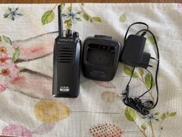 Kenwood ProTalk Digital Funkgerät mit Ladestation! Top!