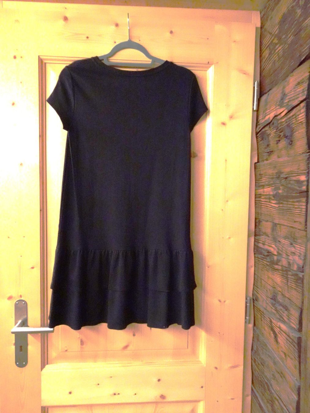 Mango Vestiti: Schwarzes schlichtes Kleid von Mango Gr. M - 42624 – Usato da Küssnacht am Rigi venduto da Good4Deckeli 1