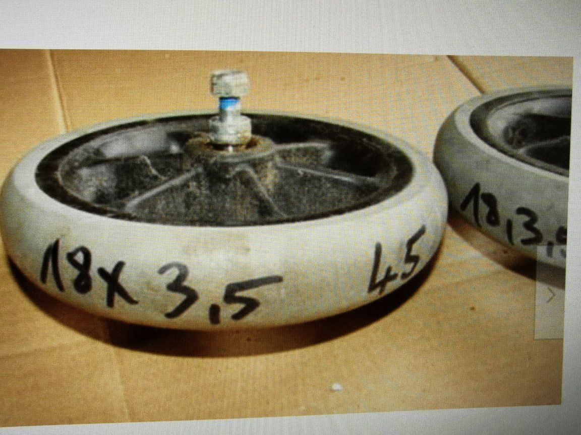 Ausili per la deambulazione: Rollatorräder  / Karrenräder – Usato da Lausen venduto da 04362 1