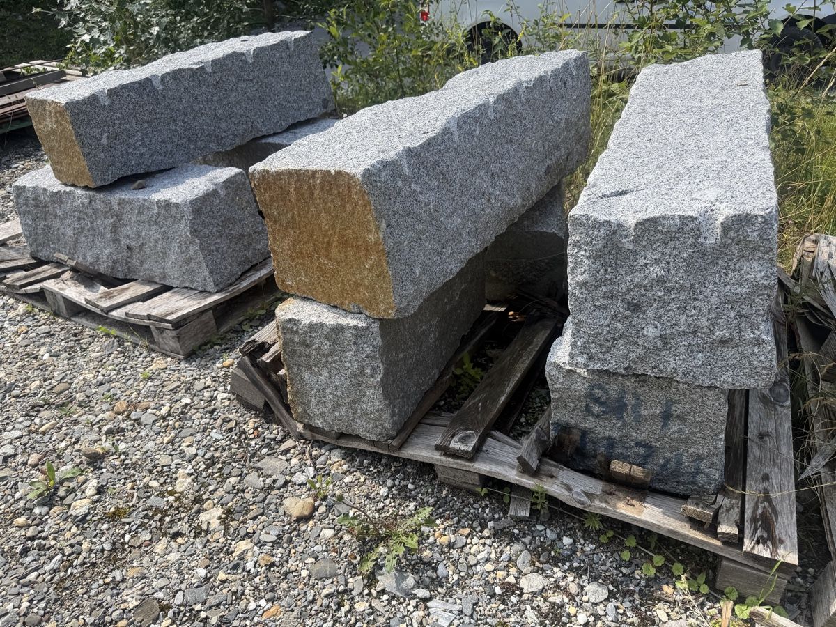 Pietre & tegole: Blocksteine 30x30 cm, freie Längen – Nuovo (secondo la descrizione) da Flims Dorf venduto da inf_dj8q