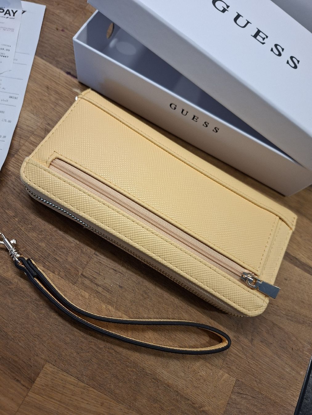 Guess Portamonete: Guess Portemonnaie Apricot – Usato da Meinisberg venduto da MartinaM1972 7