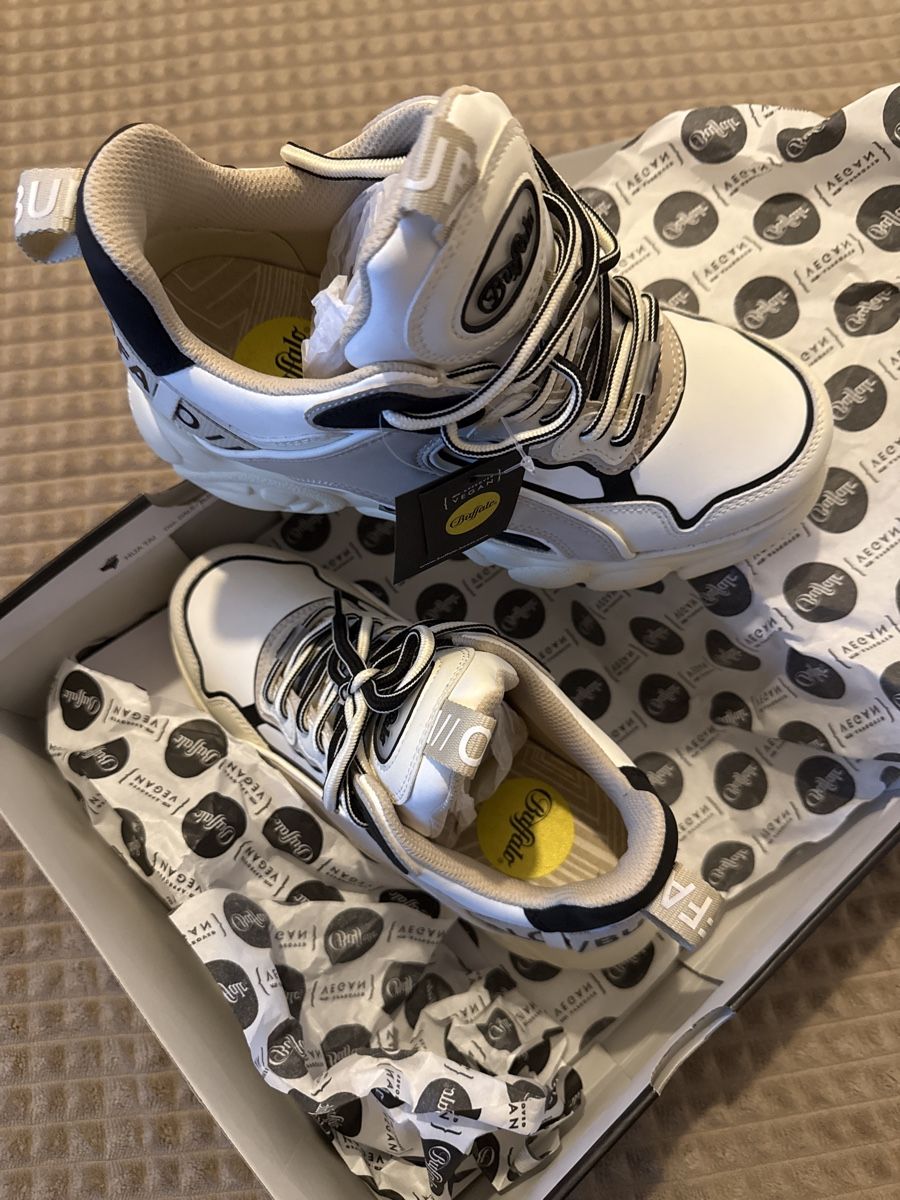 Buffalo Scarpe da donna: Buffalo London Platform Sneakers - Size 40 - Cream White – Nuovo (secondo la descrizione) da Bülach venduto da Rexjei