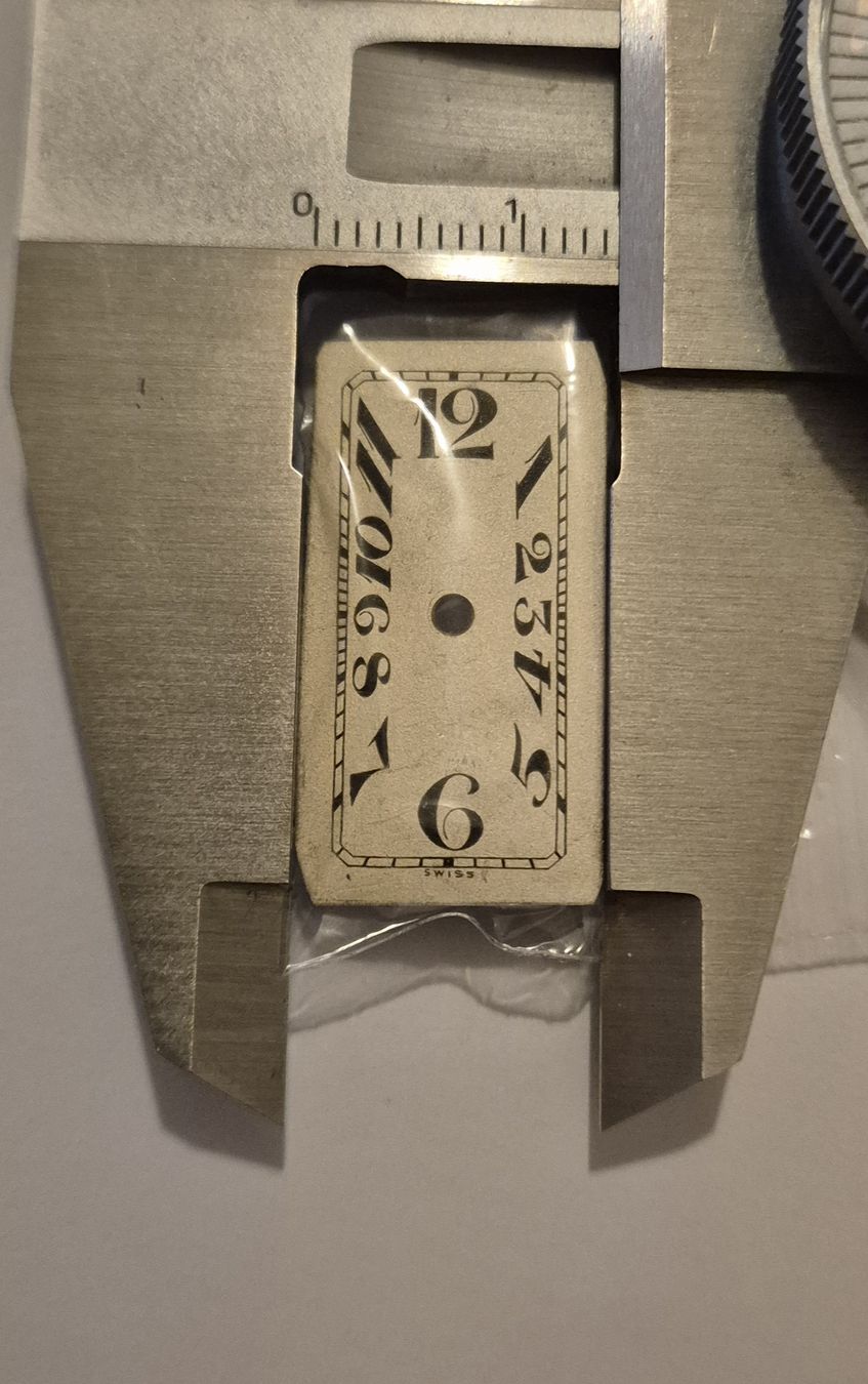 Montres: Cadran de montre rectangulaire – D'occasion à Genève par BKYB