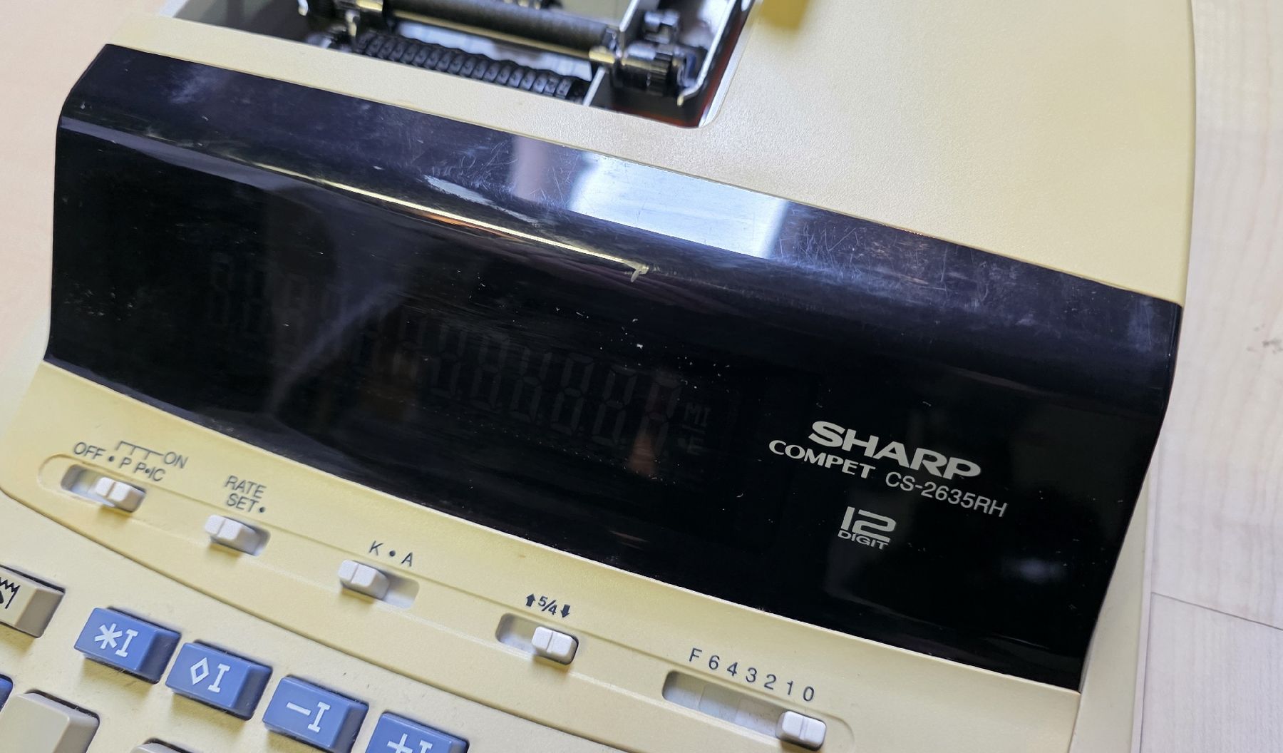 Sharp Taschenrechner: Sharp Compet CS-2635RH Tischrechner – Gebraucht aus Burgdorf von MIDICLORIAN 4