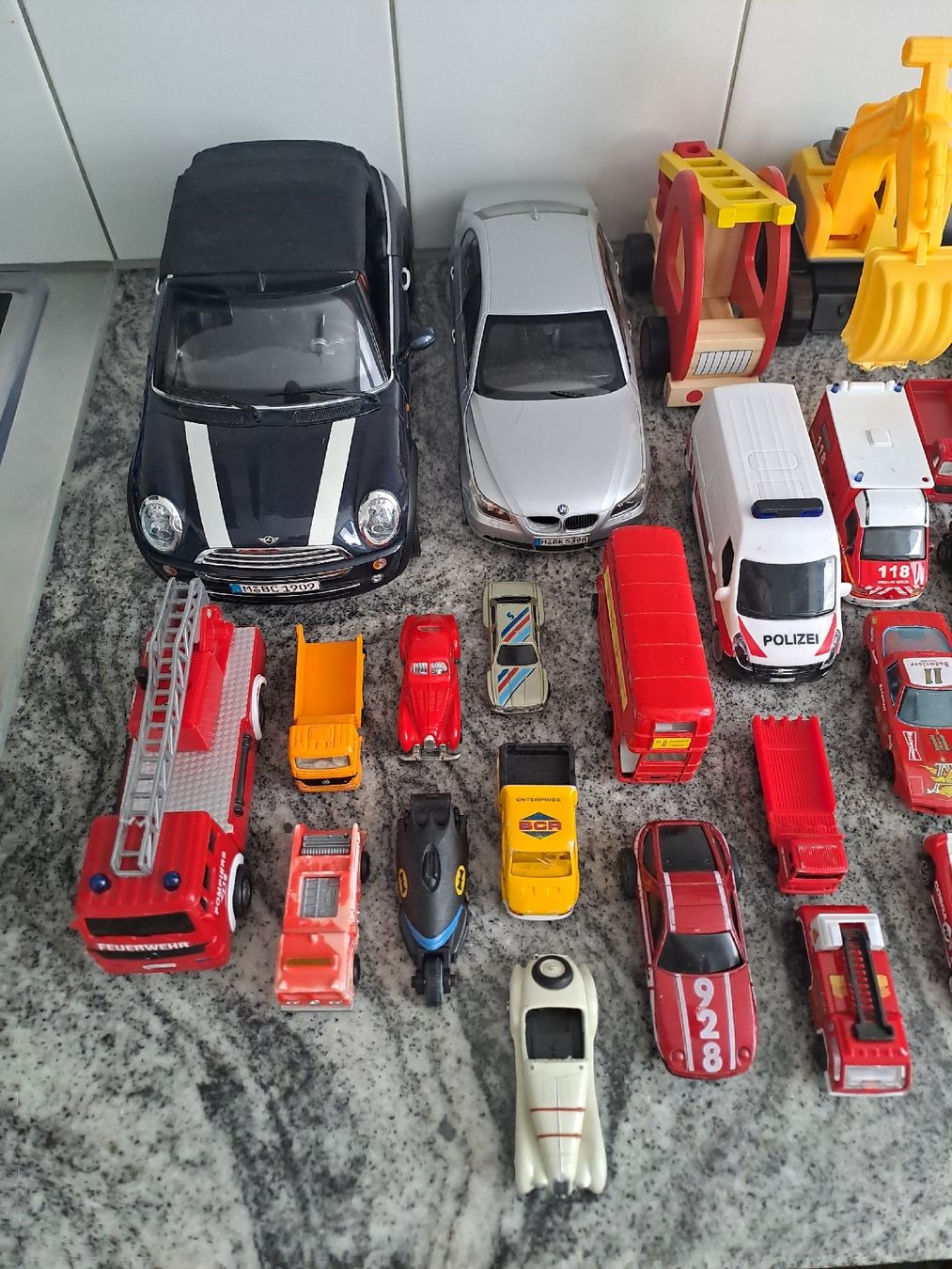 Spielzeuge: Konvolut Spielzeugautos div. Marken – Gebraucht aus Rickenbach LU von bishiida 3