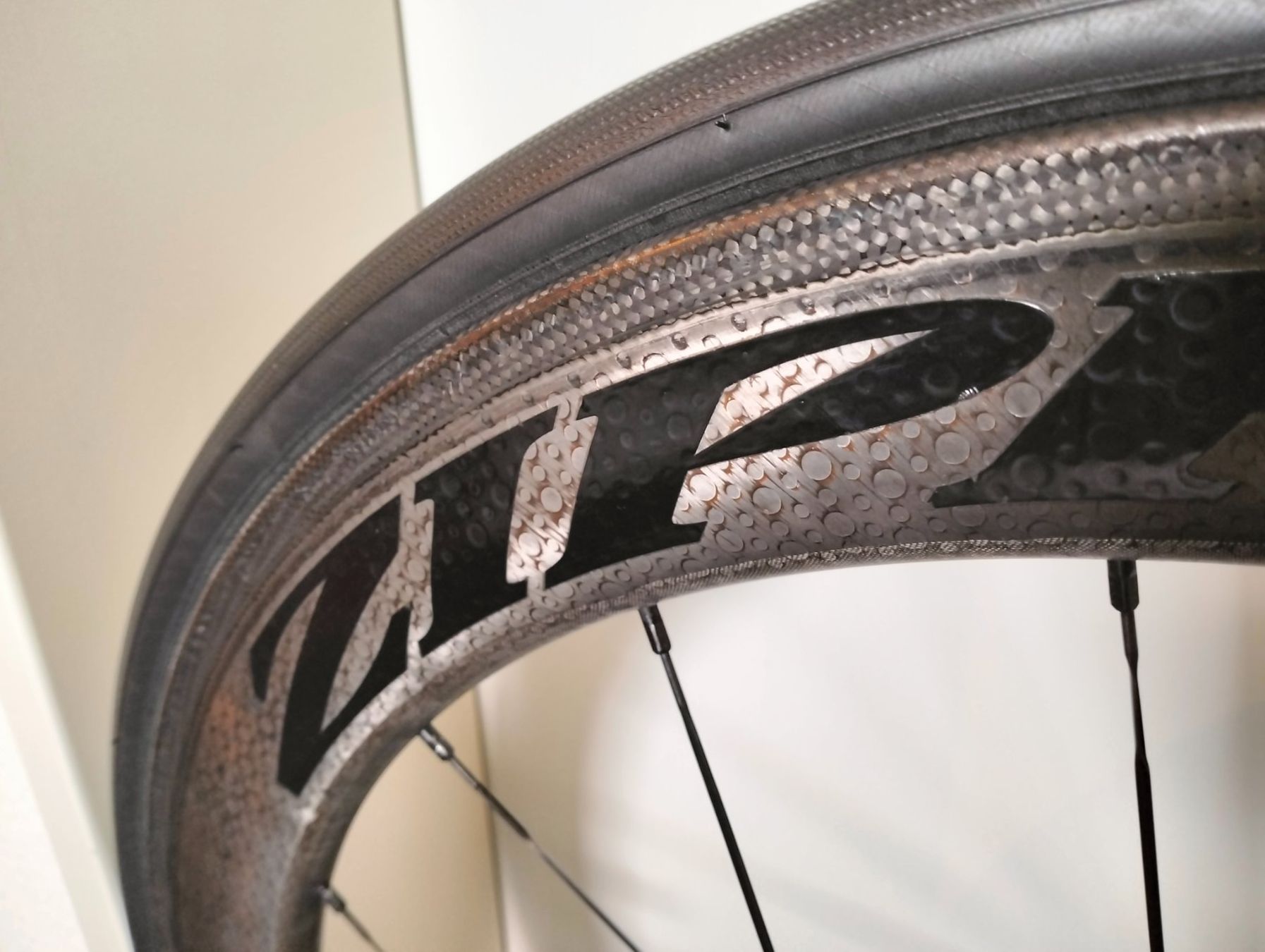 Zipp Pezzi di ricambio: Zipp 404 Firecrest Hinterrad (Defekt) – Difettoso da Uster venduto da KarlZH 8