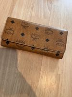 MCM Portemonnaie mit starken Gebrauchsspuren