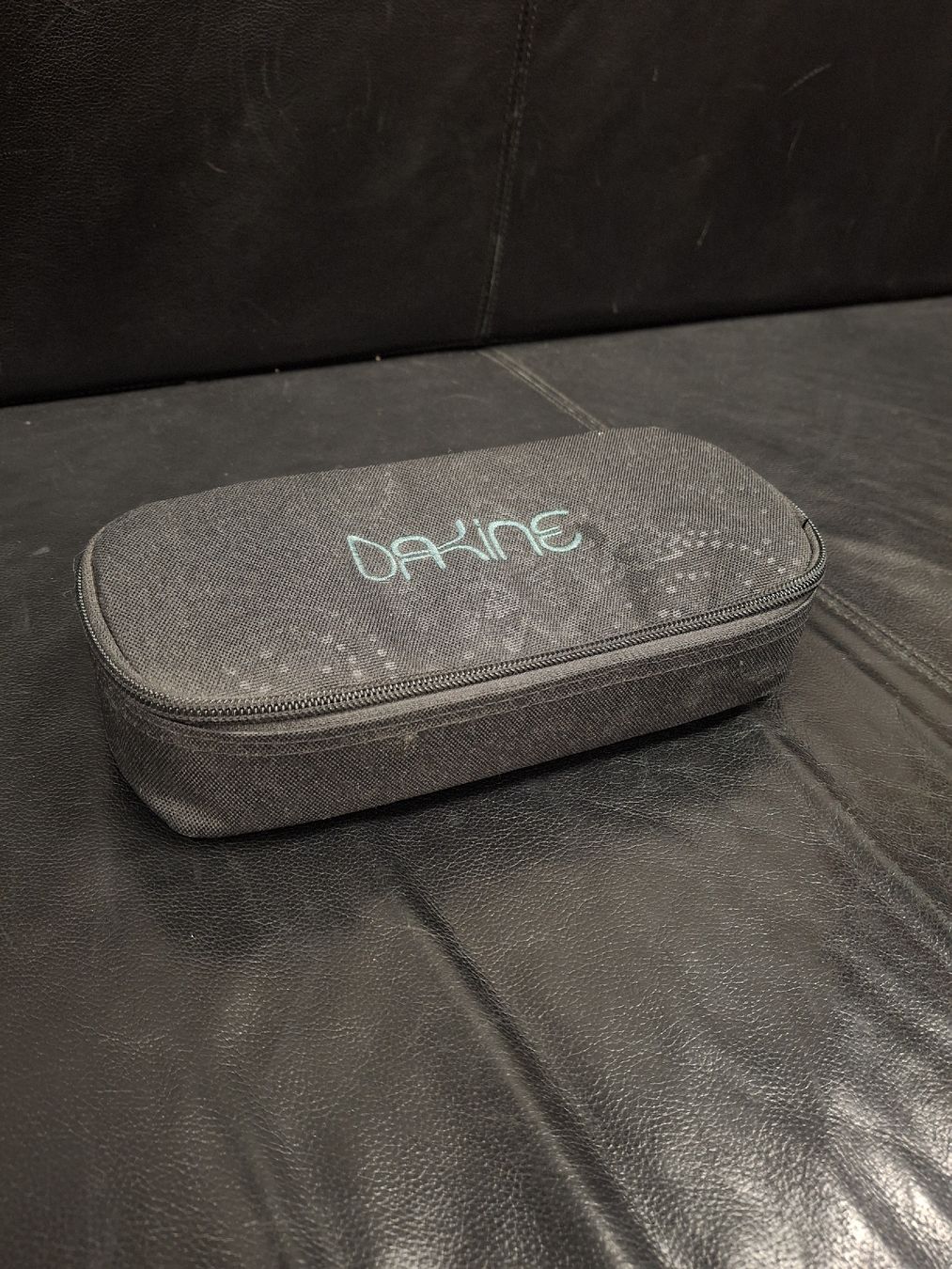 Dakine Astucci : Dakine Etui – Nuovo (secondo la descrizione) da Adelboden venduto da oestersport 1