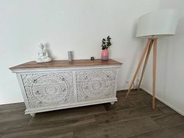 Magnifique commode Mandala en manguier en parfait état