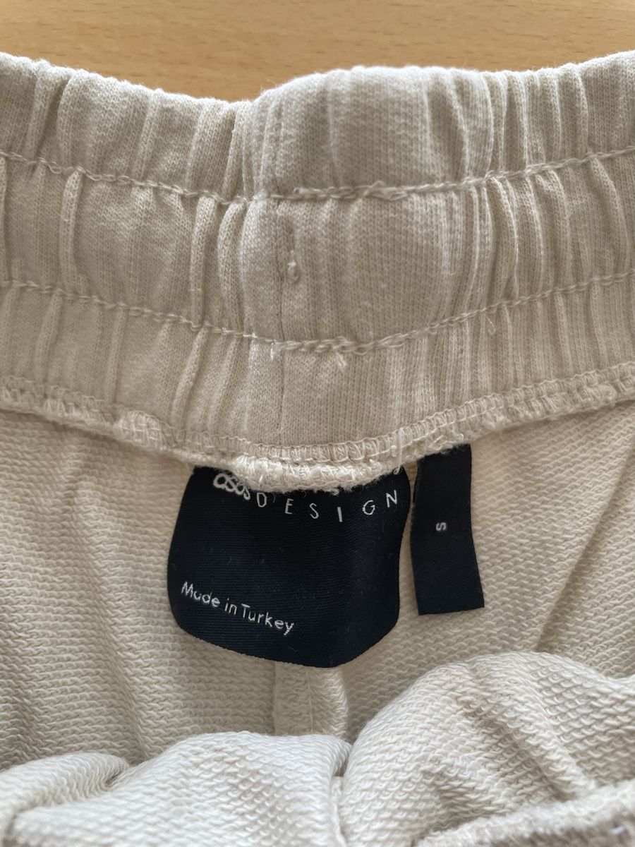Pantaloni: Short Dark Future crème logo skull – Nuovo (secondo la descrizione) da Bussigny venduto da Z.seller 2