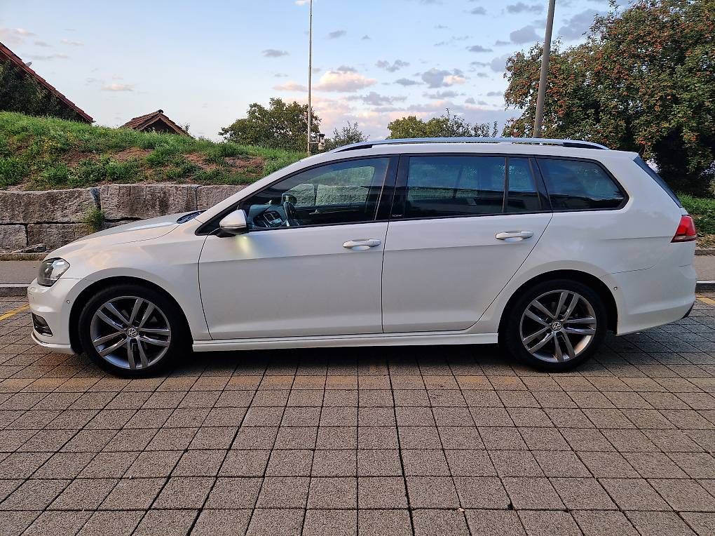 Automobili: VW Golf Variant 2.0 TDI 4Motion R-Line – Usato da Wollerau venduto da Manogotto 3