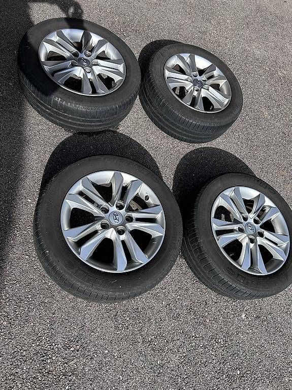 Pneumatici & Ruote complete: Jantes alu Hyundai 2013 – Usato da Bulle venduto da Free_sky