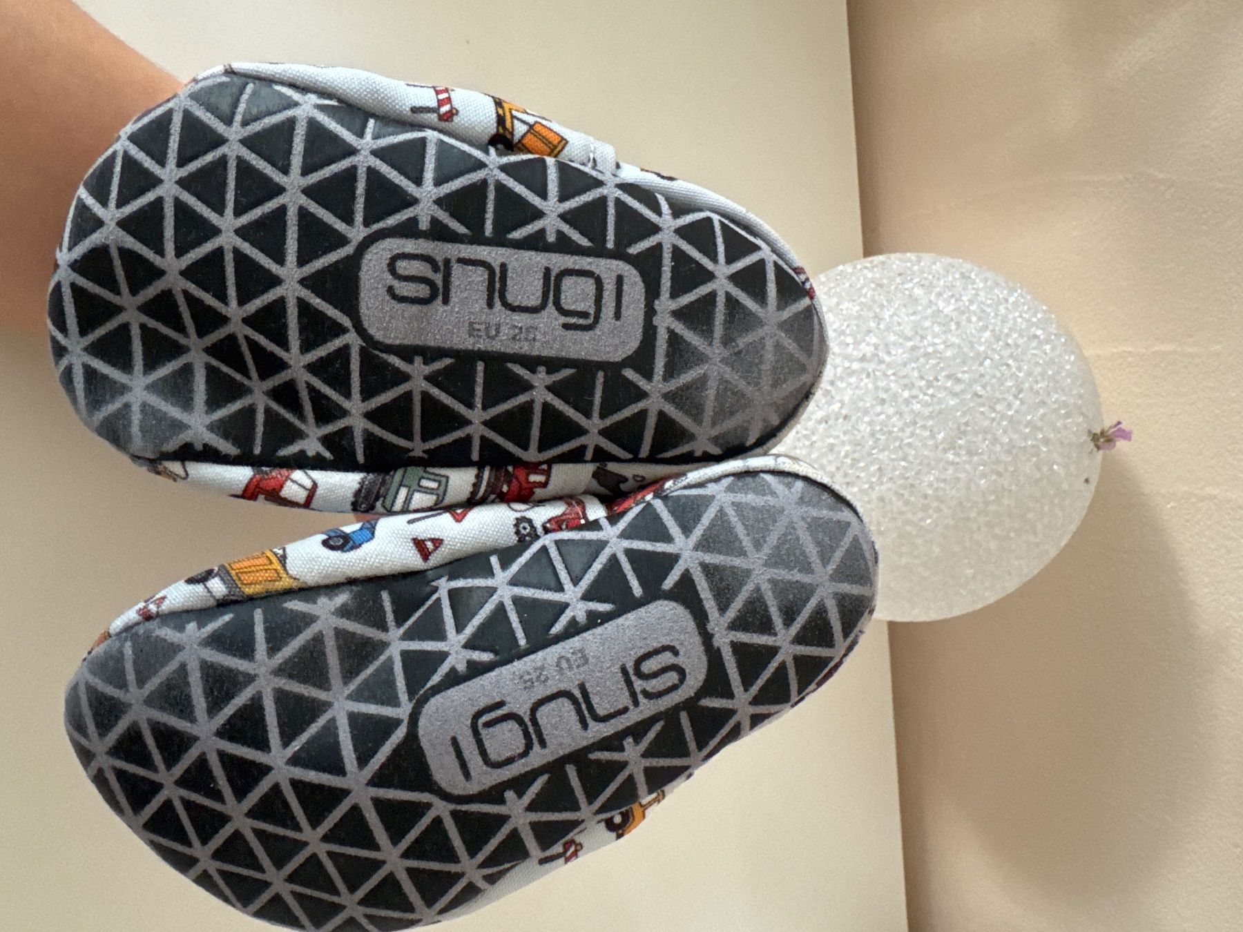 Chaussures garçon: Snugi slippers EU 25 – D'occasion à Bever par tut_tmz9 4