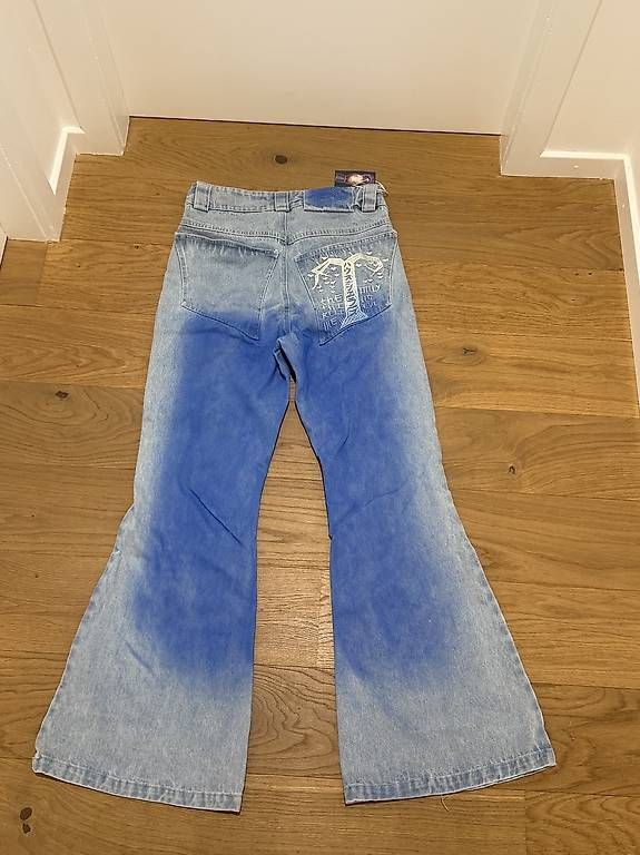 Jeans: Flared Jeans  – D'occasion à Plan-Les-Ouates par mat_sh9v 1