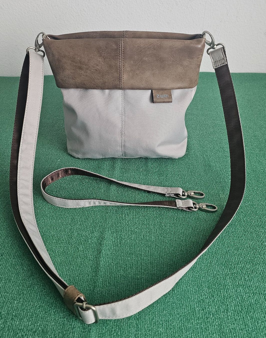 Zwei Borse: *zwei * Umhängetasche oder Handtasche – Usato da Bronschhofen venduto da David80