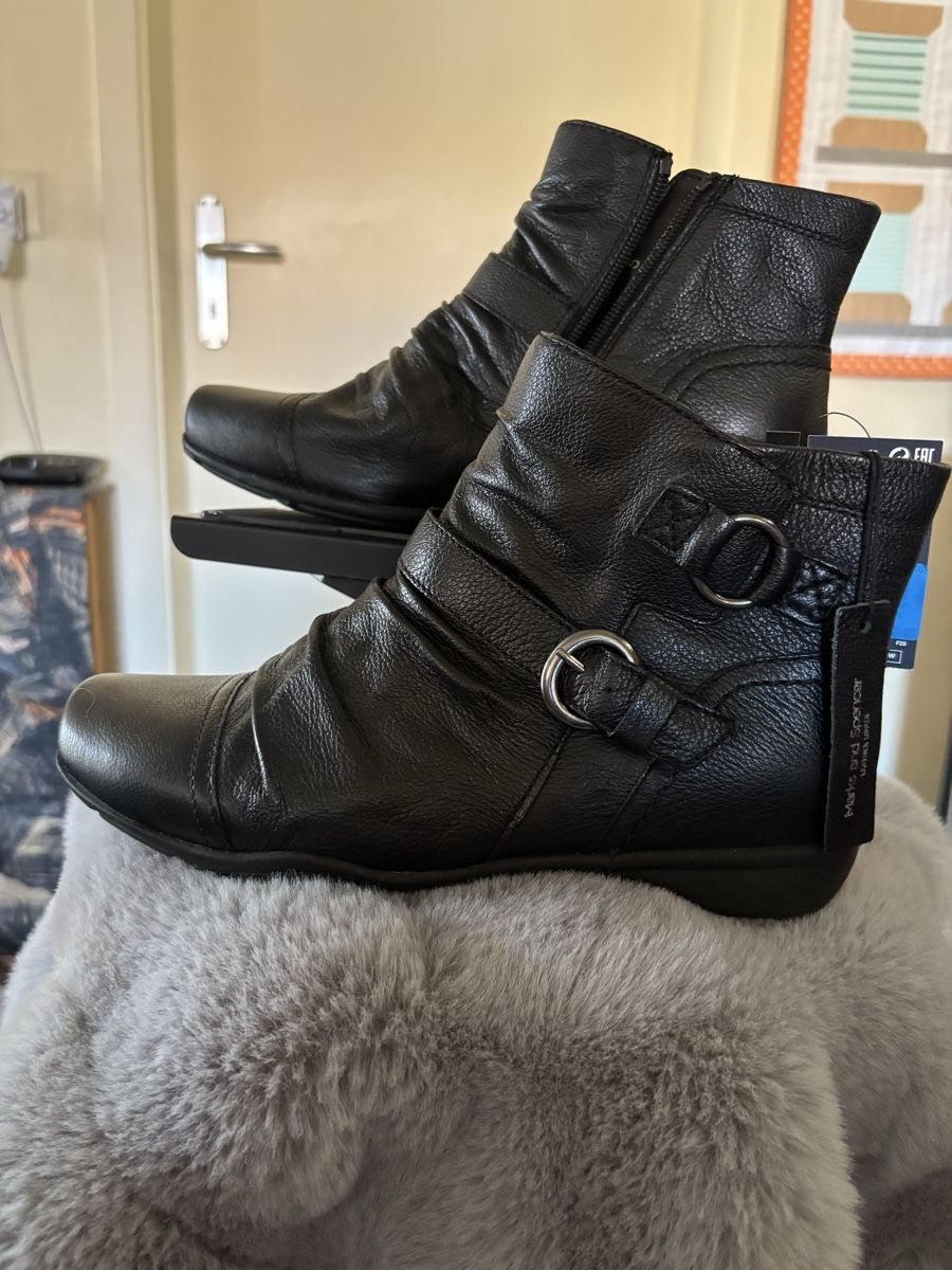 Chaussures femmes: Bottines M&S  – Neuf (Voir description) à L'Abergement par 277404