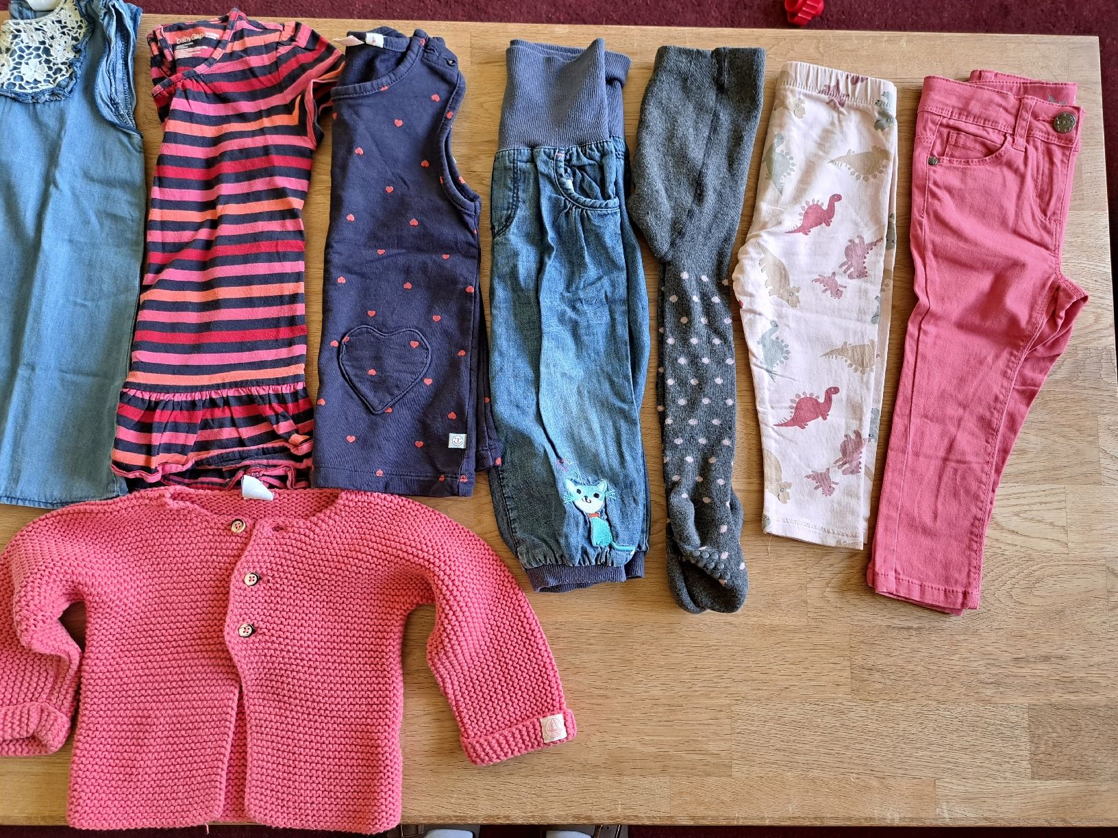 Gap Lotti & Set di vestiti: Mädchen Kleiderpaket, Grösse 80/86 – Usato da Bergdietikon venduto da Staphylococcus 2