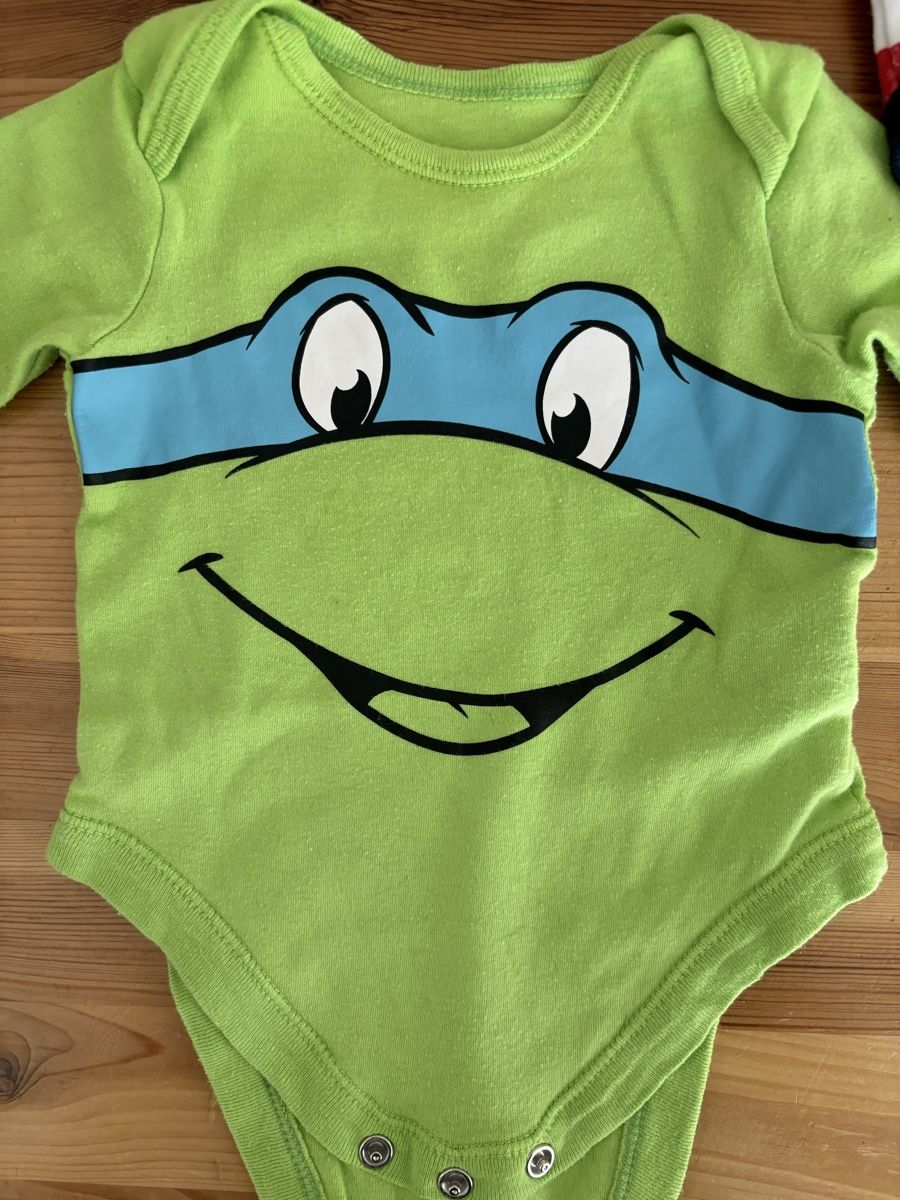 Lotti & Set di vestiti: 2x Langarm-Bodys, mutant ninja turtles, Gr. 62 – Usato da Prêles venduto da 21rena 1