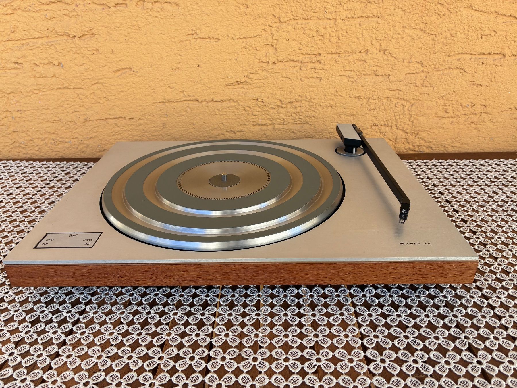 Bang & Olufsen Giradischi: Restored B&O Beogram 1100 . – Usato da Zürich venduto da HiFiAtelier