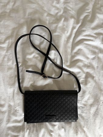 Gucci Microguccissima – schwarze Ledertasche / Clutch