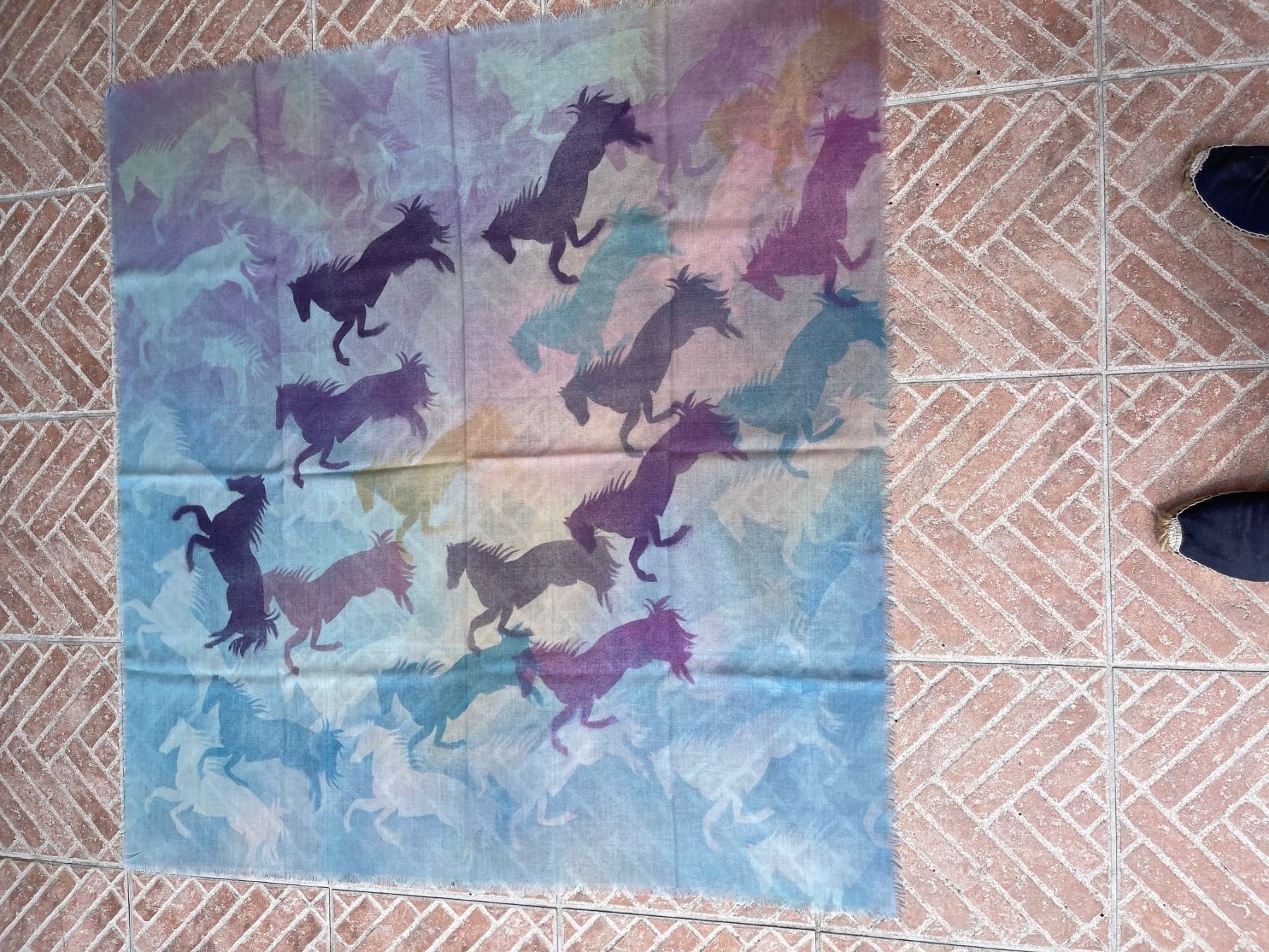 Foulard & Sciarpe: Foulard "CHEVAUX" – Usato da La Croix (Lutry) venduto da Sporades 4
