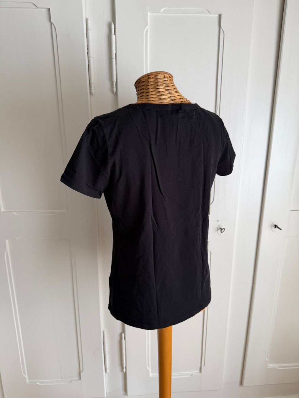 H&M T-shirts: T-Shirt schwarz L – D'occasion à Zürich par Diazaio 2