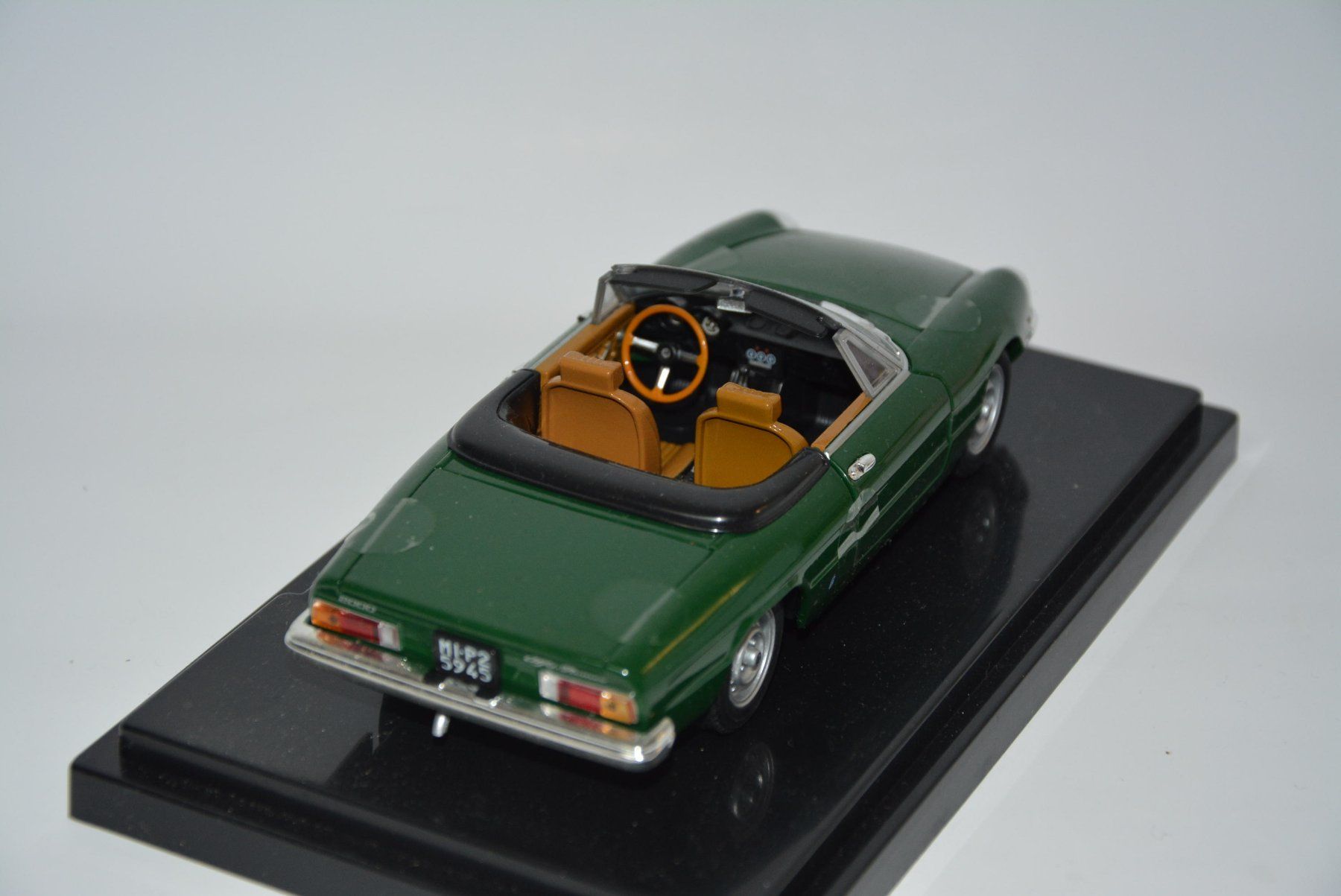 Alfa Romeo Modellini d'auto: Alfa Romeo Spider 2000 Veloce 1971 , 1:24 – Usato da Goldach venduto da Feivel9 4