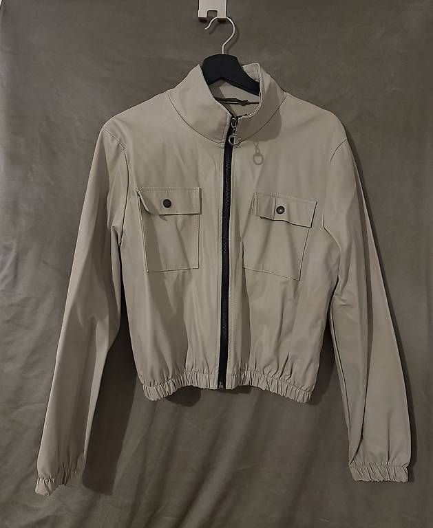 Giacche: Leichte Crop Übergangsjacke Beige – Nuovo e nell'imballaggio originale da Oberurnen venduto da buesraak