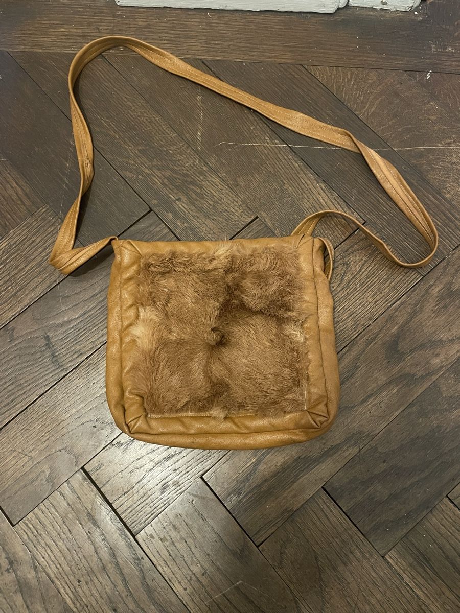 Borse da donna: Vintage Echtleder Handtasche mit Echtfell – Usato da Zürich venduto da yas_alam