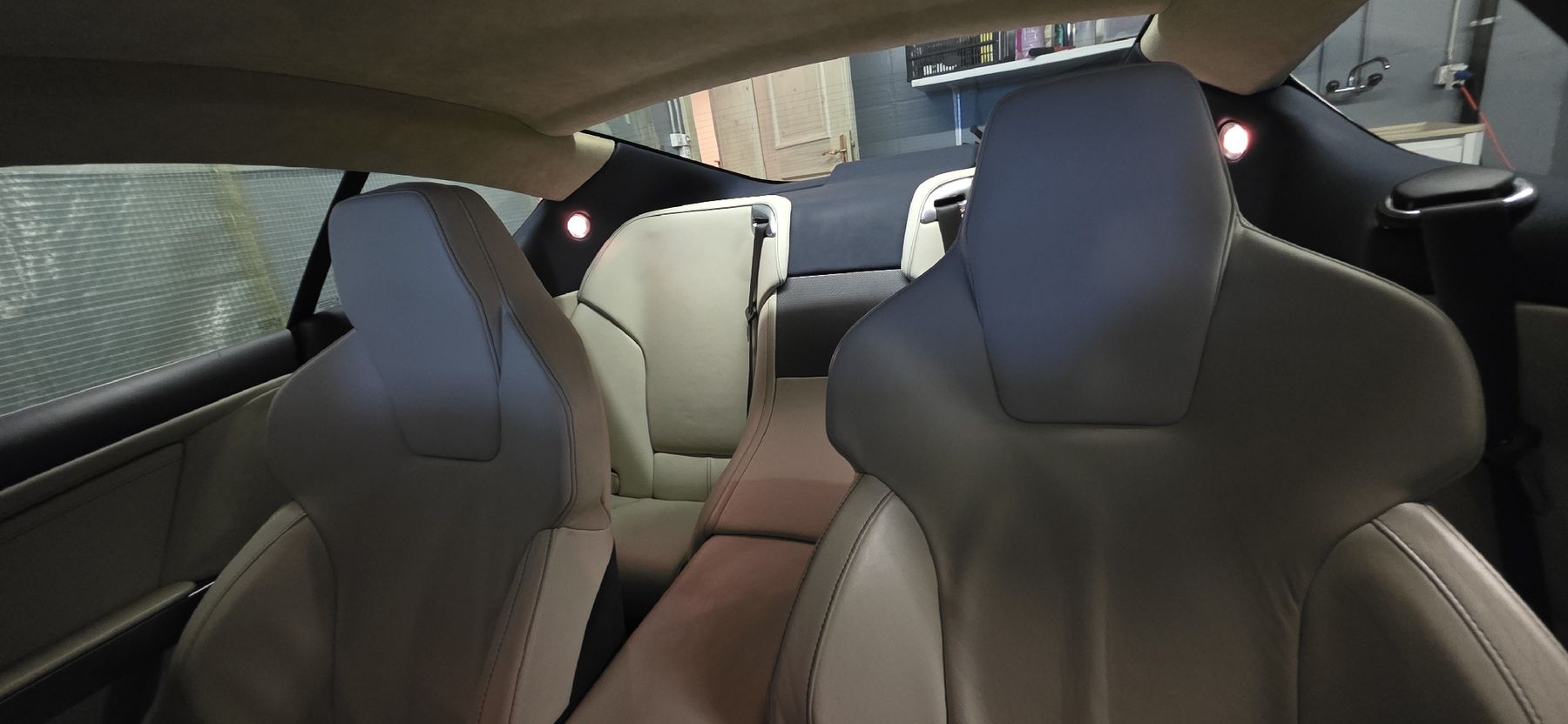 Aston Martin Autos: Aston Martin DB9 Coupe, Top Zustand. – Gebraucht aus Laax GR von Laax007 7