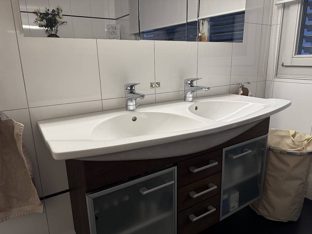 Eviers & lavabos: Doppelwaschtisch 130 × 55 cm – D'occasion à Horgen par 51maxi 1